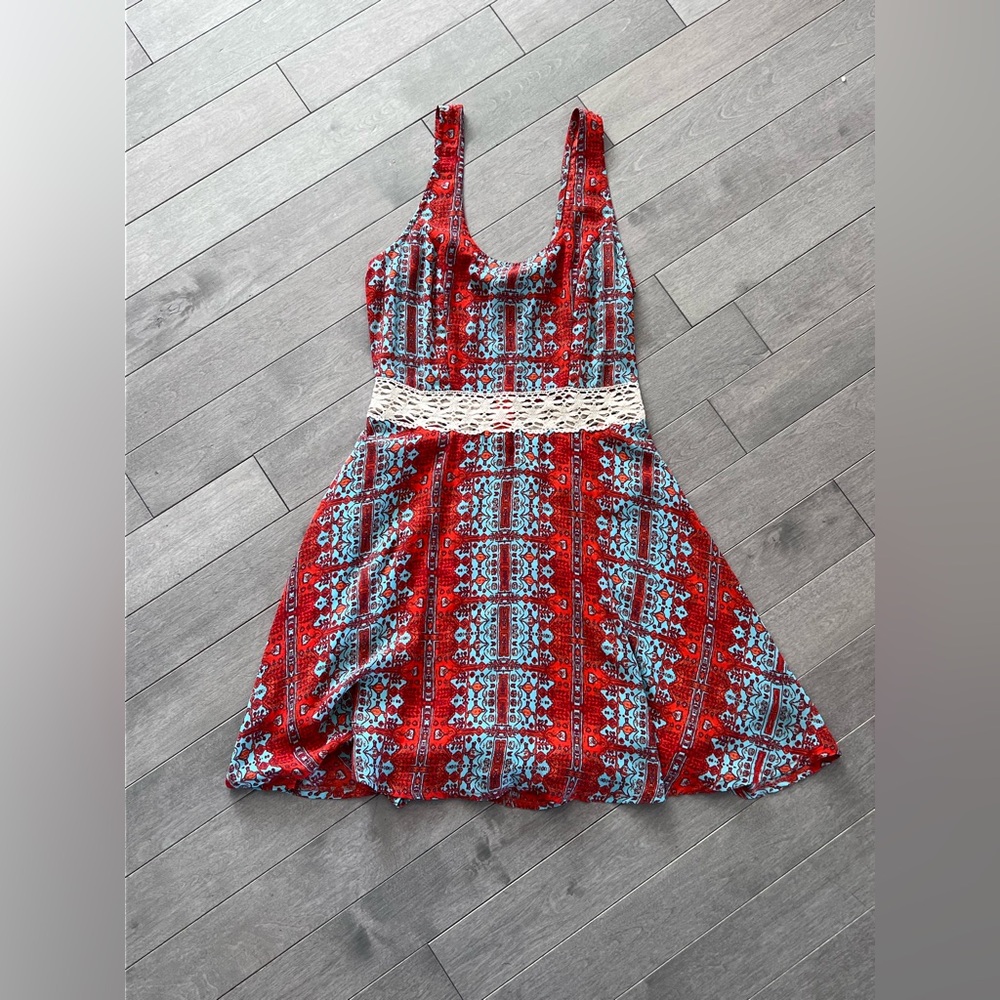 NWOT Design Lab Lord & Taylor Boho Mini Dress Red Blue Crochet Waist Size Small